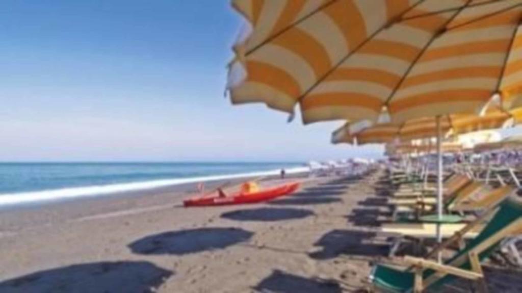 Hr Vapore Gatteo Mare Gatteo a Mare Exteriör bild